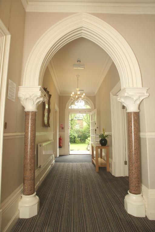 Cliff Lawn Hotel Leeds  Zewnętrze zdjęcie