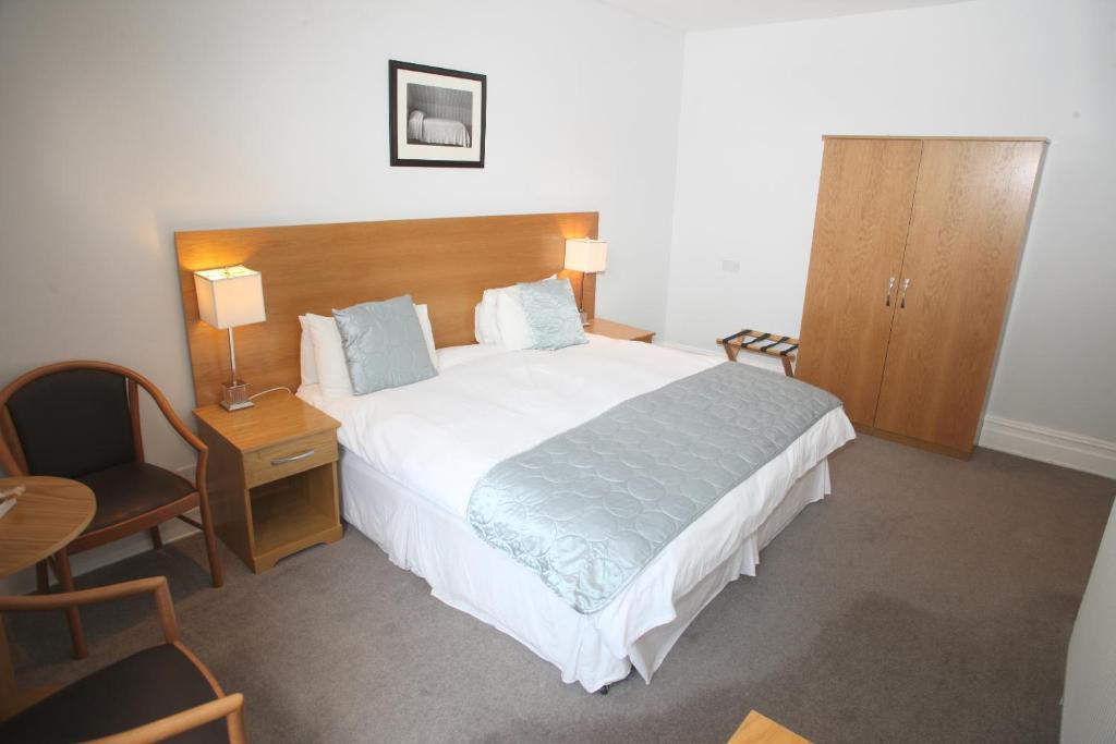Cliff Lawn Hotel Leeds  Pokój zdjęcie